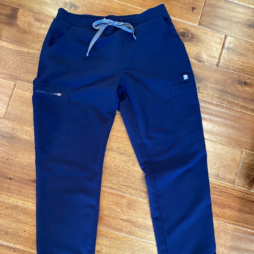 Navy Figs Yola Skinny Scrub pants